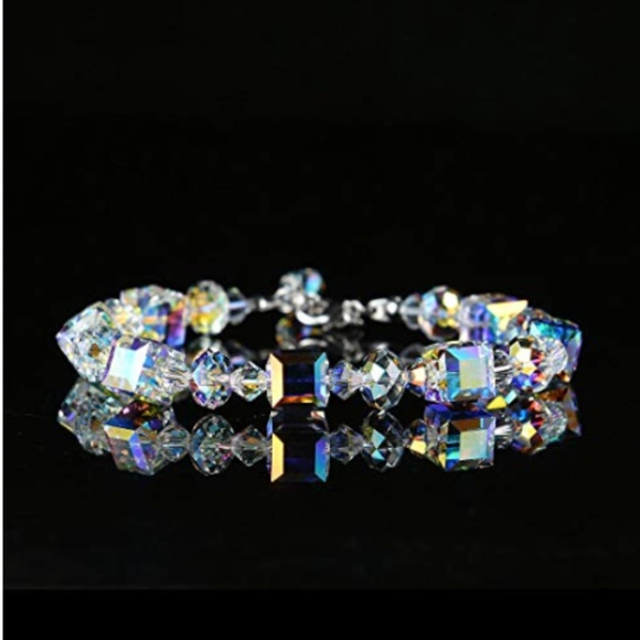 Beautiful Aurora Boreale Crystal Bracelet - Picture 3 of 3